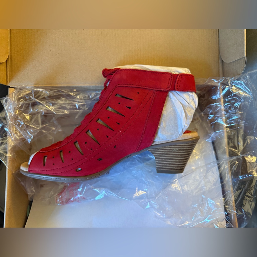 Earth Red Cutout Peep-Toe Block Heel Sandal